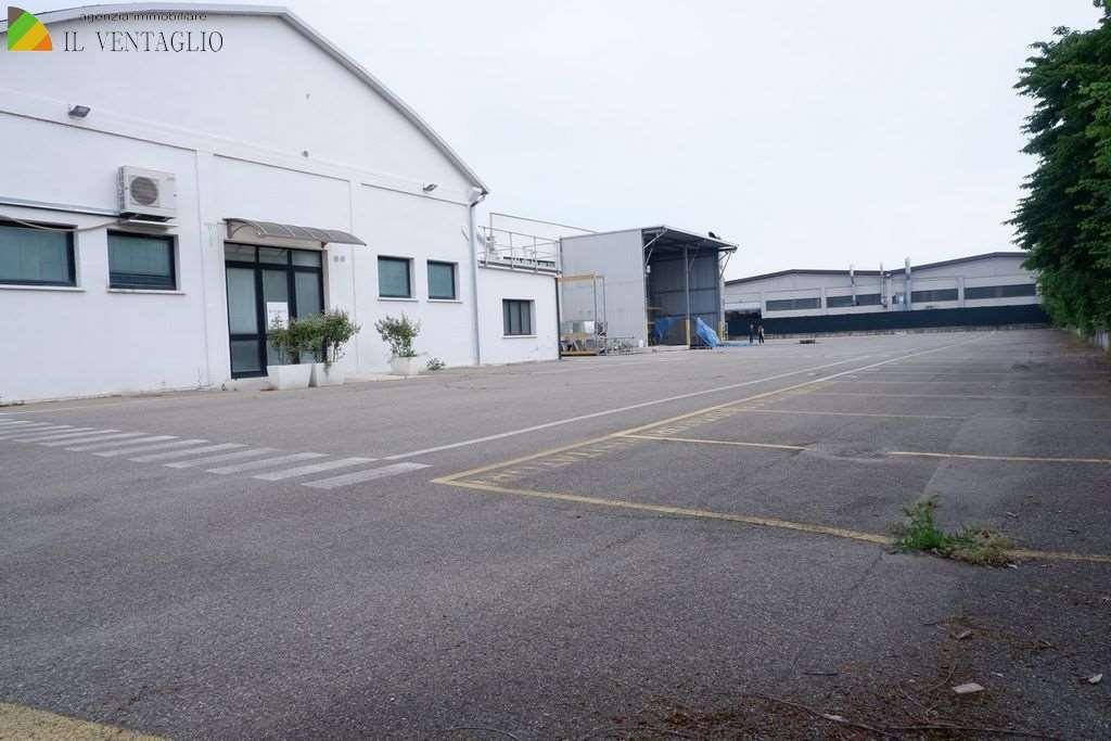 negozio in vendita a Fiorano Modenese