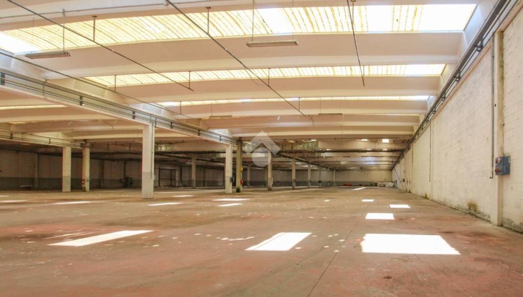 locale commerciale in vendita a Fiorano Modenese