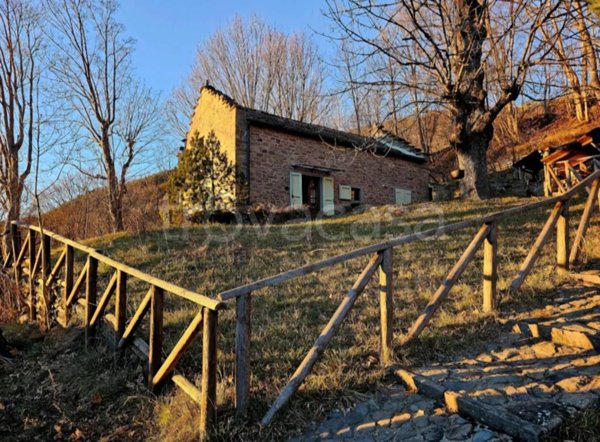 quadrivano in vendita a Fiumalbo in zona Versurone