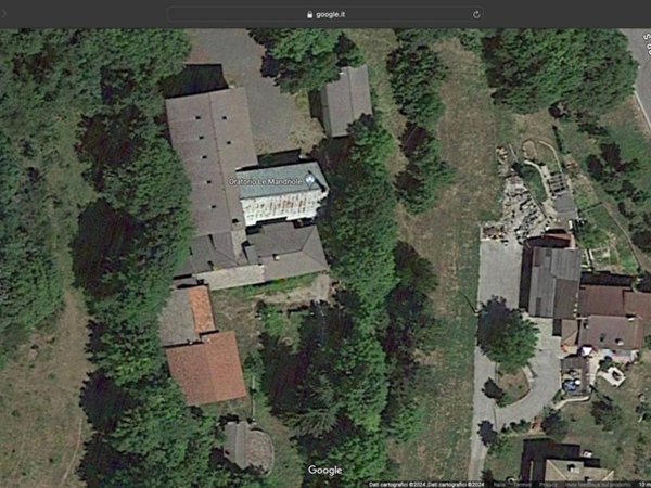 intera palazzina in vendita a Fiumalbo in zona Versurone