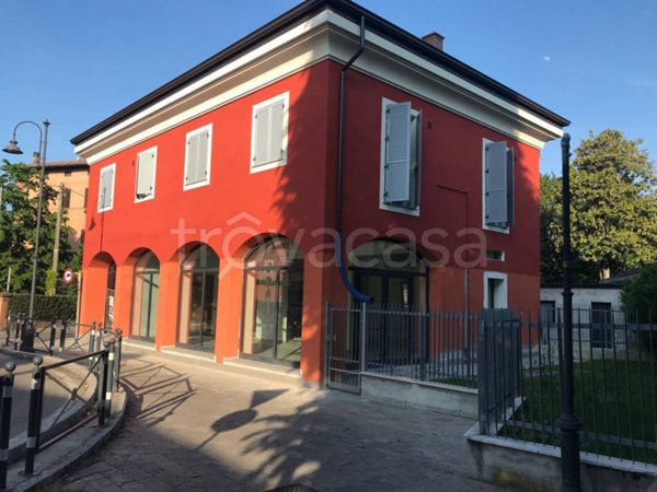 negozio in vendita a Formigine in zona Casinalbo