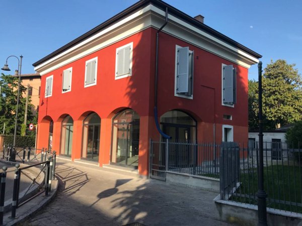 negozio in vendita a Formigine in zona Casinalbo