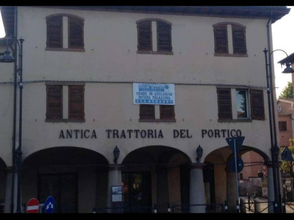 intera palazzina in vendita a Formigine in zona Casinalbo
