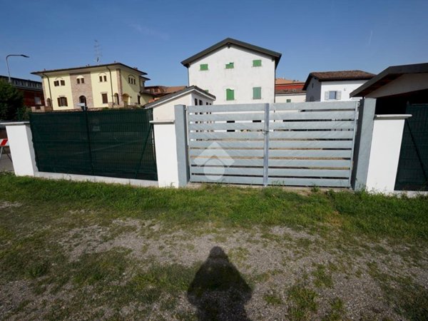 casa indipendente in vendita a Formigine in zona Casinalbo