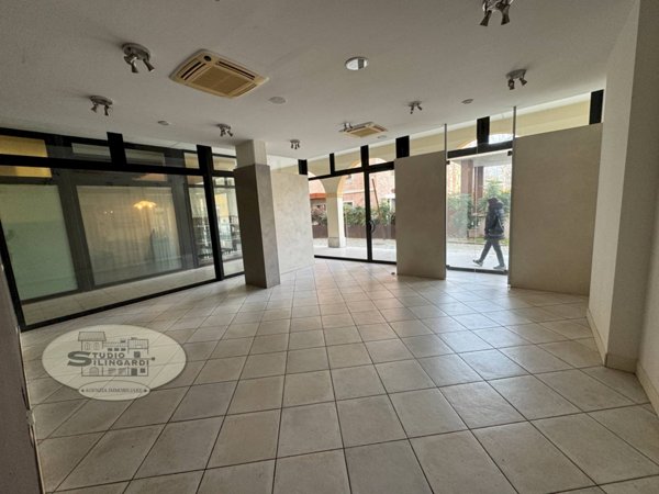 negozio in vendita a Formigine