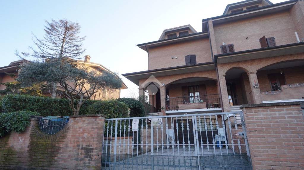 casa indipendente in vendita a Formigine in zona Casinalbo