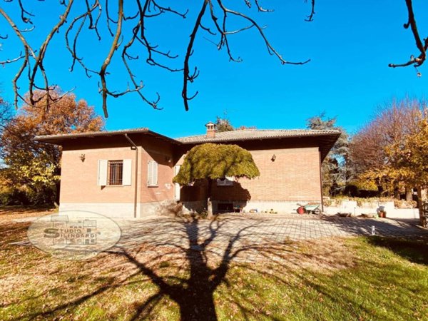casa indipendente in vendita a Formigine in zona Casinalbo