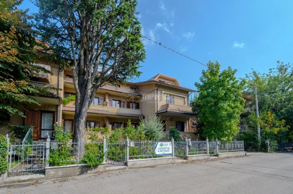 casa indipendente in vendita a Formigine in zona Casinalbo