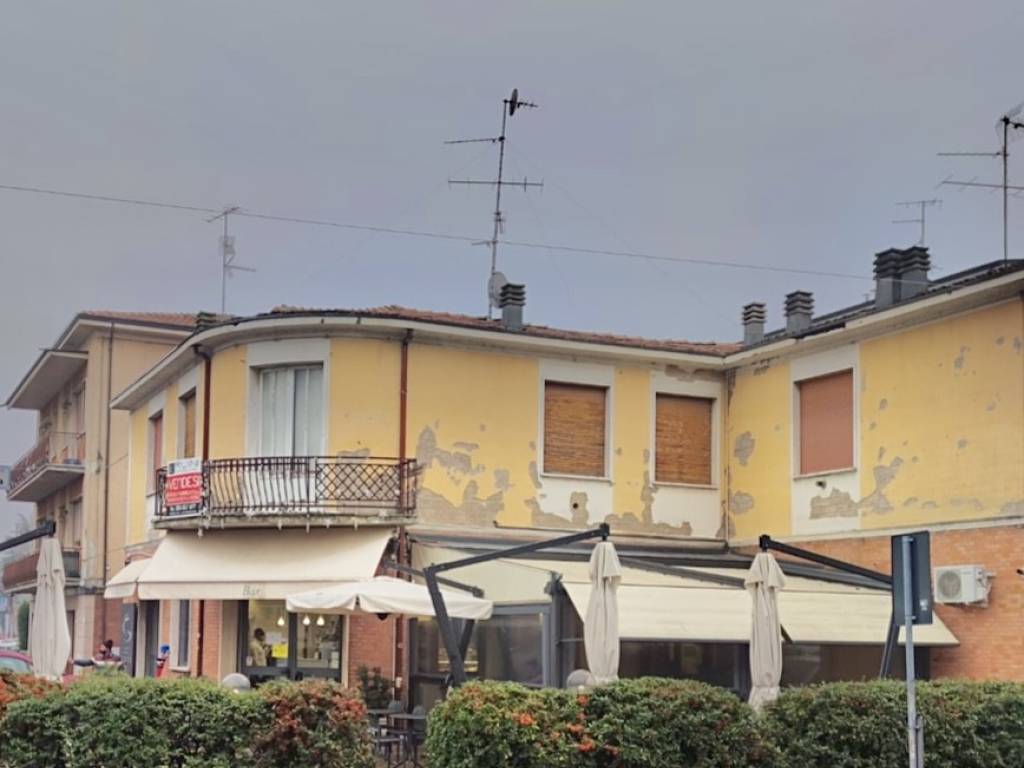 intera palazzina in vendita a Formigine in zona Magreta