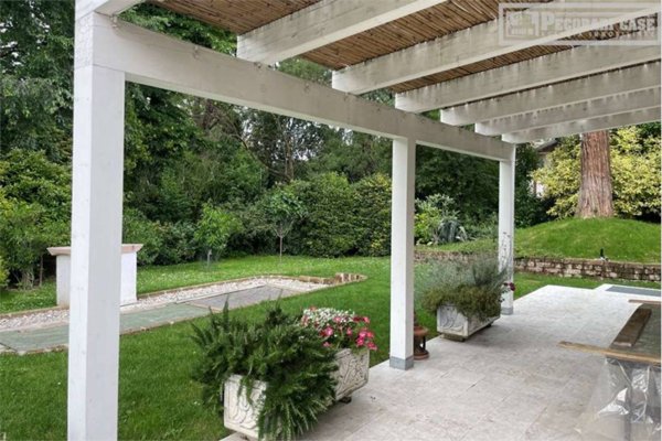 casa indipendente in vendita a Formigine in zona Casinalbo