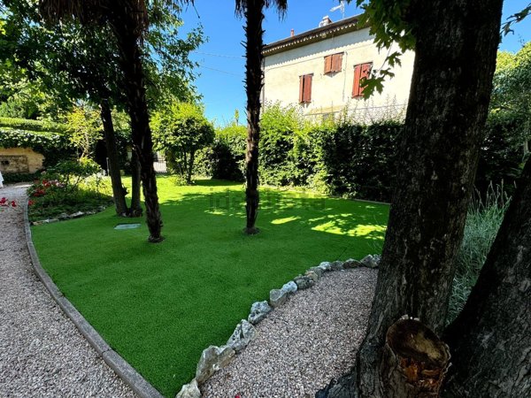 casa indipendente in vendita a Formigine in zona Casinalbo
