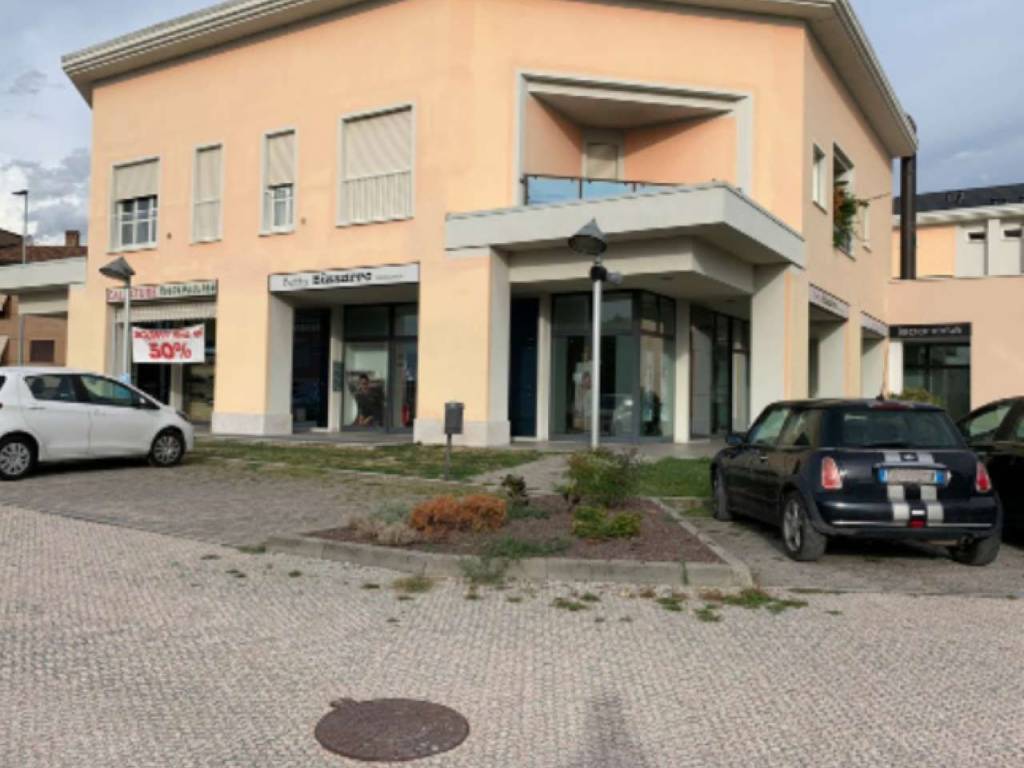 locale commerciale in vendita a Formigine