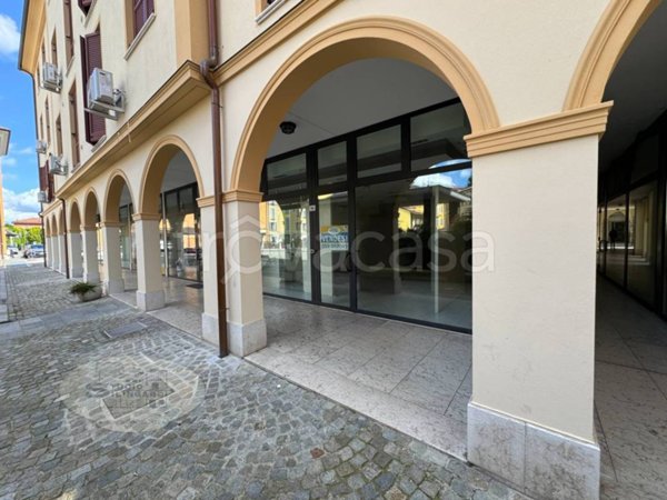 negozio in vendita a Formigine