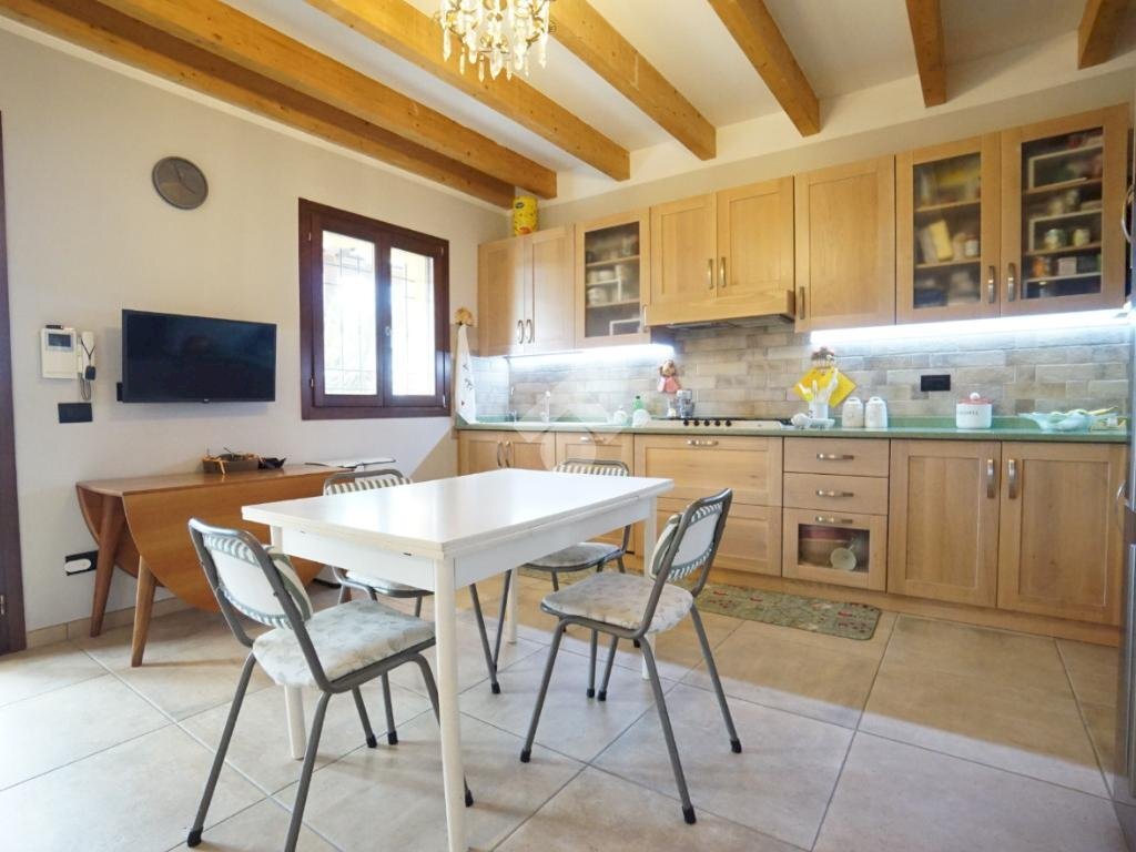 casa indipendente in vendita a Formigine in zona Casinalbo