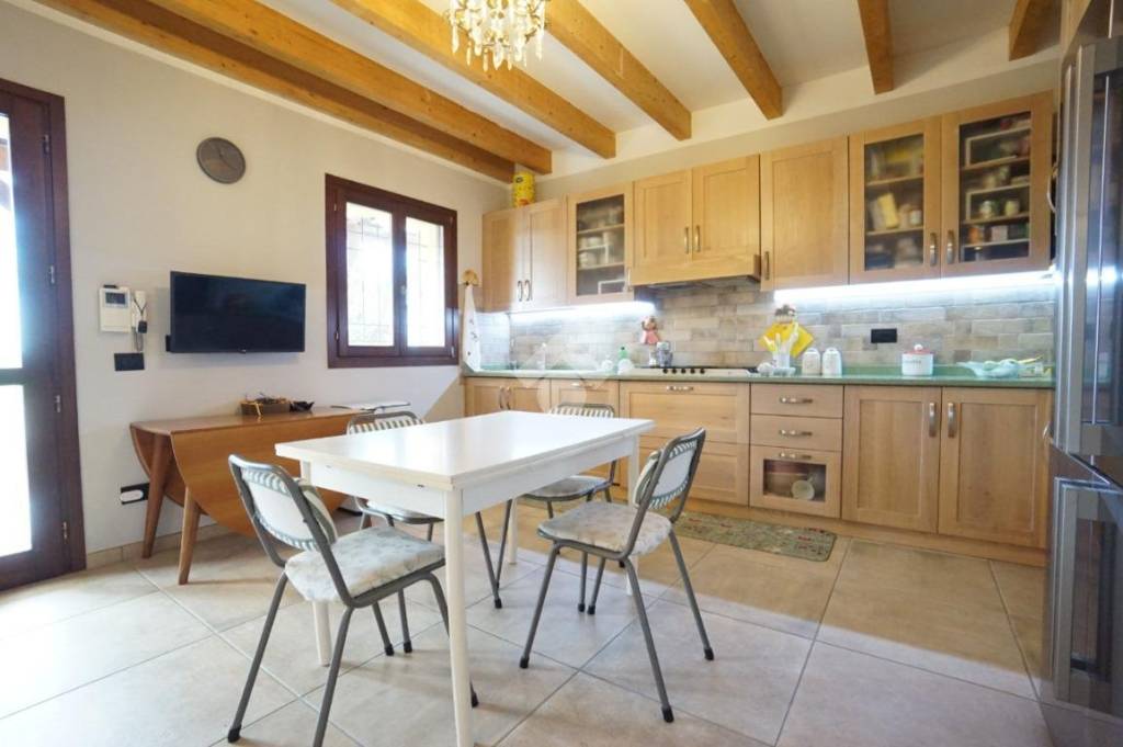 casa indipendente in vendita a Formigine in zona Casinalbo