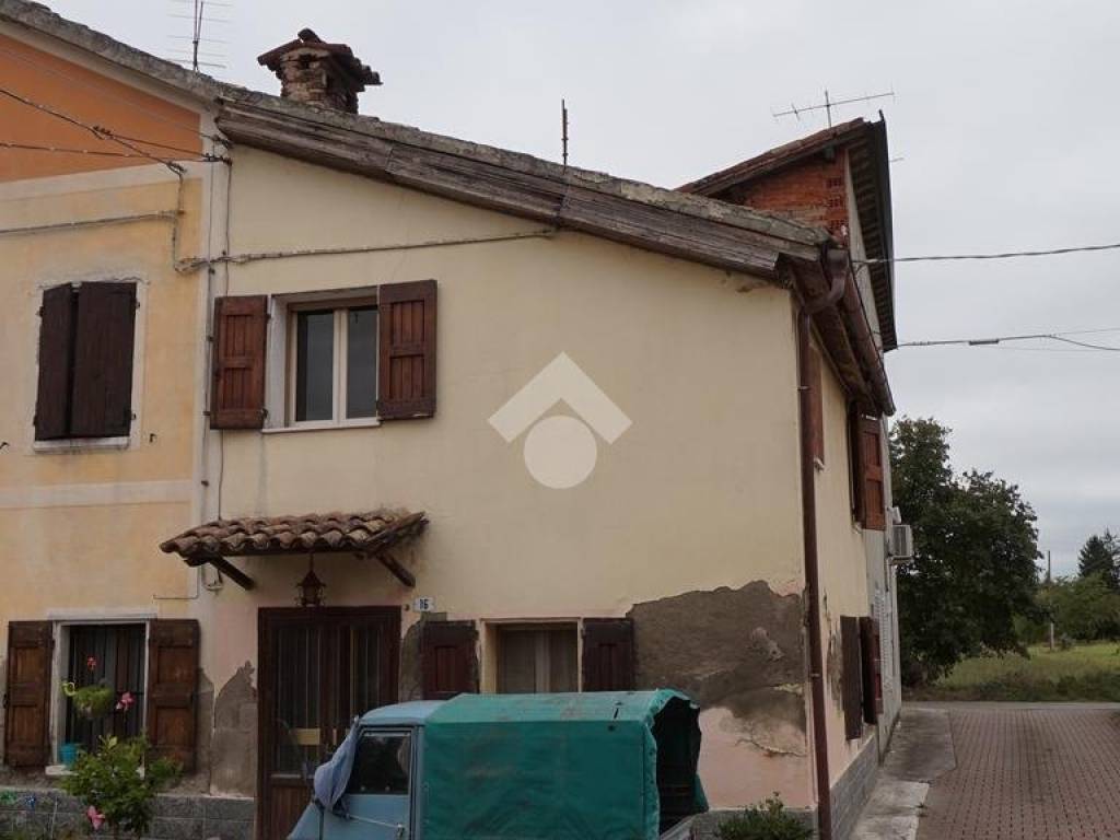 casa semindipendente in vendita a Formigine in zona Magreta
