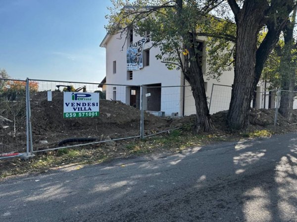 casa indipendente in vendita a Formigine in zona Casinalbo