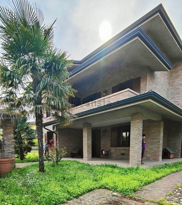 casa indipendente in vendita a Formigine in zona Colombaro