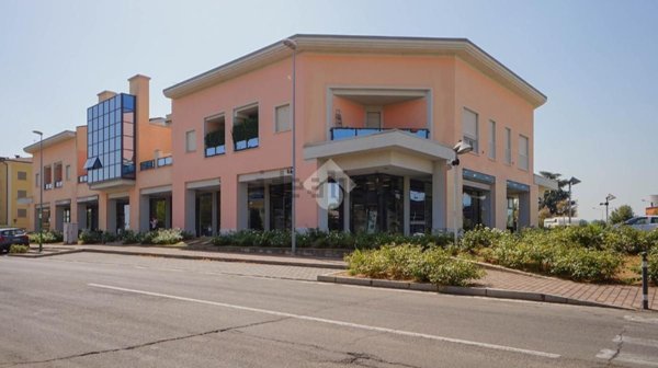 negozio in vendita a Formigine