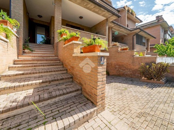 casa indipendente in vendita a Formigine in zona Casinalbo