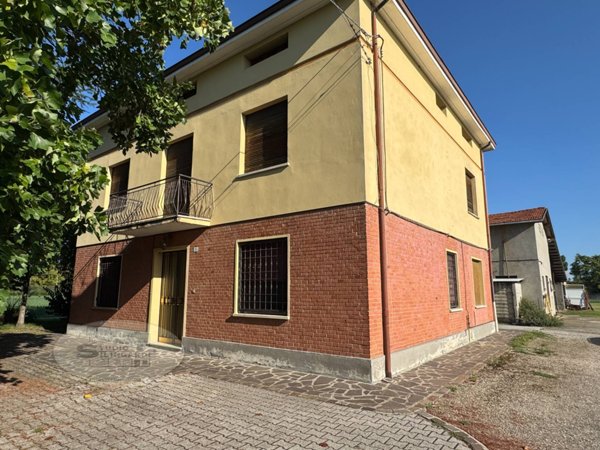 casa indipendente in vendita a Formigine in zona Corlo