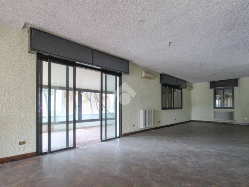 negozio in vendita a Formigine