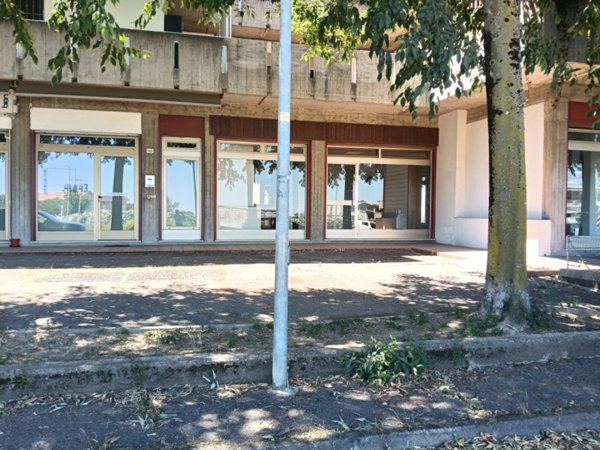 negozio in vendita a Formigine in zona Colombaro