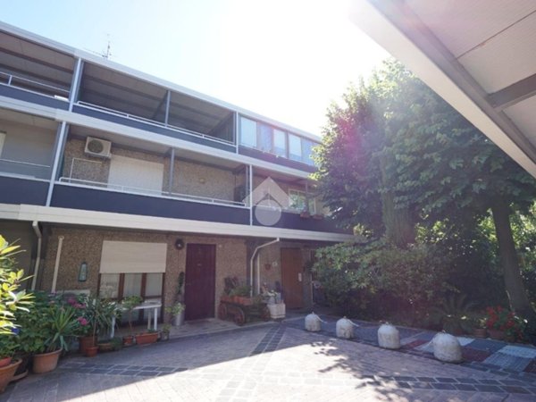 casa indipendente in vendita a Formigine in zona Casinalbo