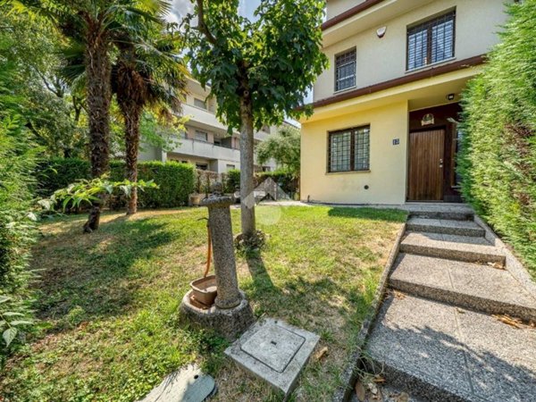 casa indipendente in vendita a Formigine in zona Casinalbo
