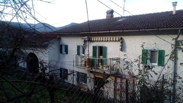 casa indipendente in vendita a Frassinoro