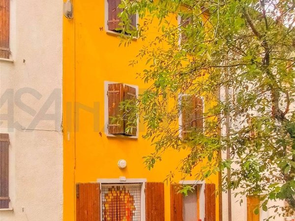 casa indipendente in vendita a Frassinoro in zona Sassatella