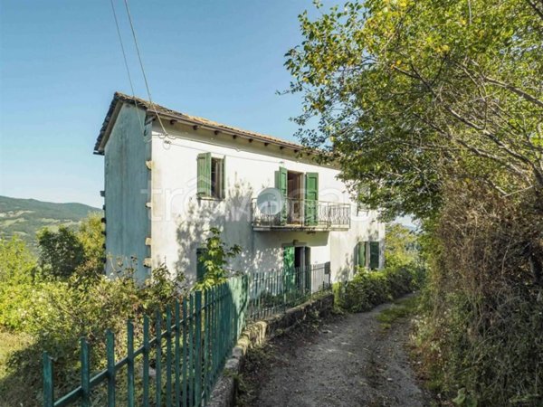 casa indipendente in vendita a Frassinoro in zona Rovolo