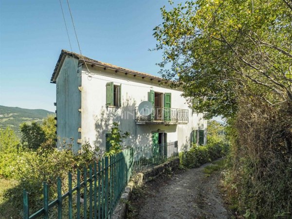 casa indipendente in vendita a Frassinoro in zona Rovolo