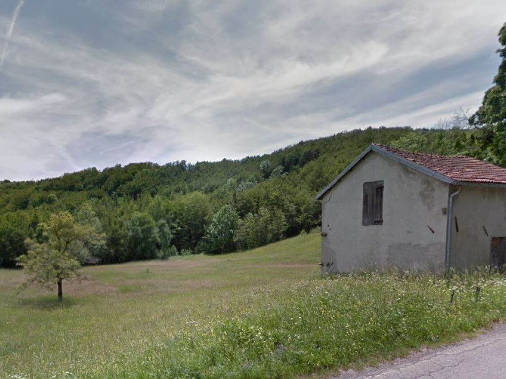 casa indipendente in vendita a Frassinoro in zona Piandelagotti