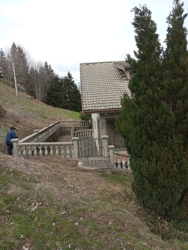 casa indipendente in vendita a Frassinoro in zona Riccovolto