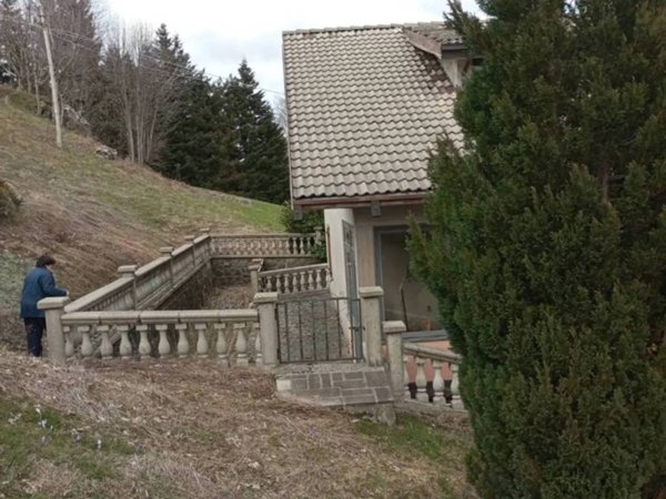 casa indipendente in vendita a Frassinoro