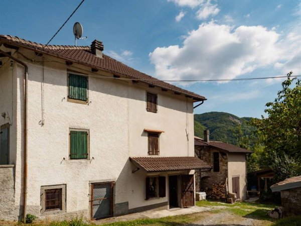 casa indipendente in vendita a Frassinoro in zona Riccovolto