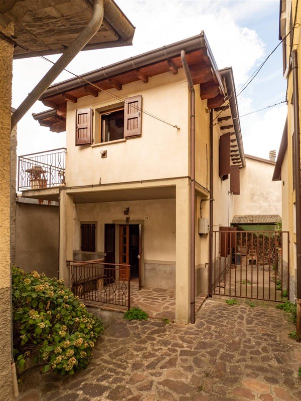 appartamento in vendita a Frassinoro in zona Romanoro