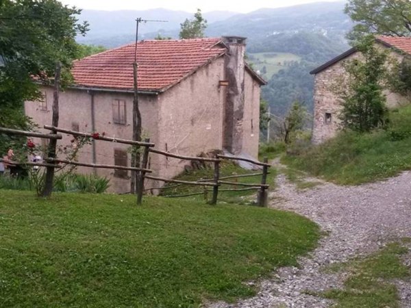 casa indipendente in vendita a Frassinoro in zona Riccovolto