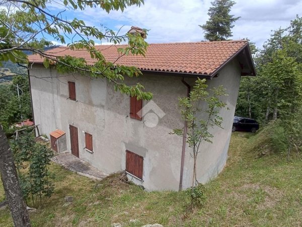 casa indipendente in vendita a Frassinoro in zona Romanoro