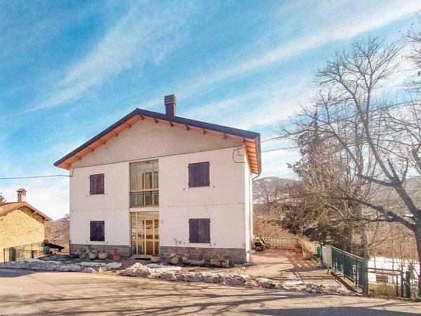 casa indipendente in vendita a Frassinoro