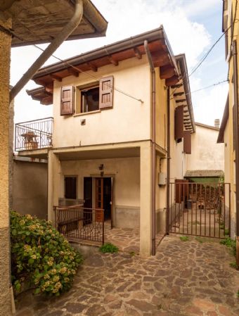 appartamento in vendita a Frassinoro in zona Romanoro