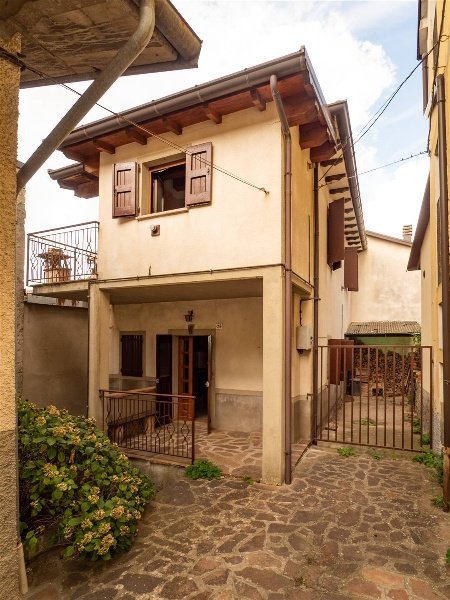 appartamento in vendita a Frassinoro in zona Romanoro