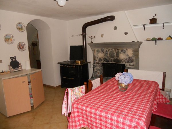 casa indipendente in vendita a Frassinoro