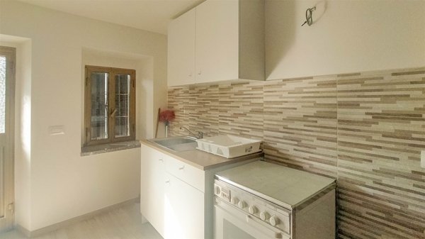 casa indipendente in vendita a Frassinoro in zona Romanoro