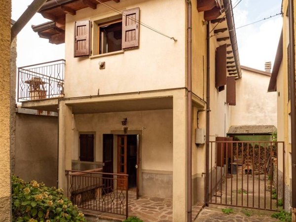 appartamento in vendita a Frassinoro in zona Romanoro