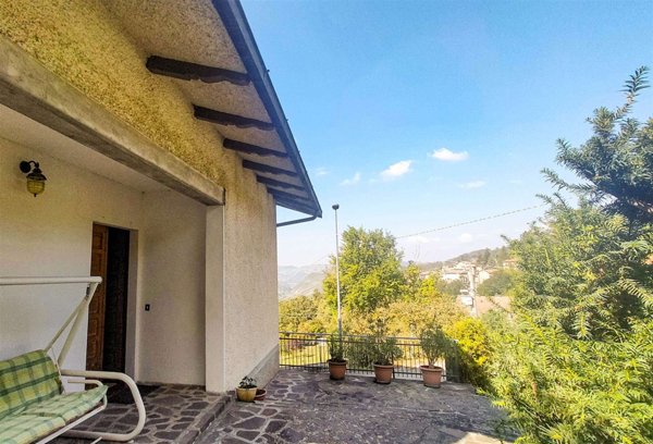 casa indipendente in vendita a Frassinoro in zona Romanoro