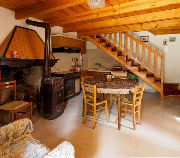 casa indipendente in vendita a Frassinoro in zona Riccovolto