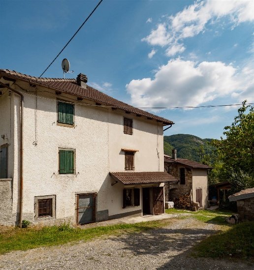 casa indipendente in vendita a Frassinoro in zona Riccovolto