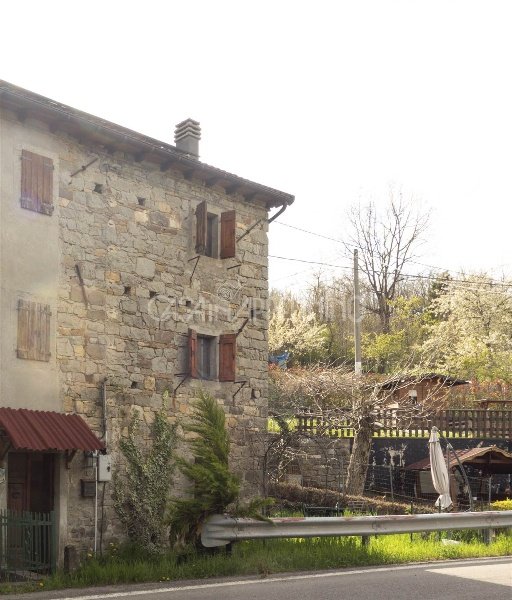 casa indipendente in vendita a Frassinoro in zona Sassatella
